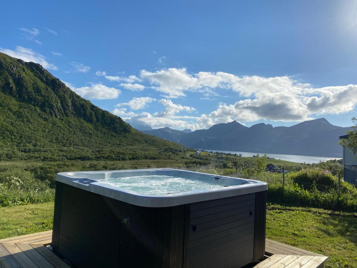 Villa Med Jacuzzi Og Nydelig Utsikt Gravdal  エクステリア 写真