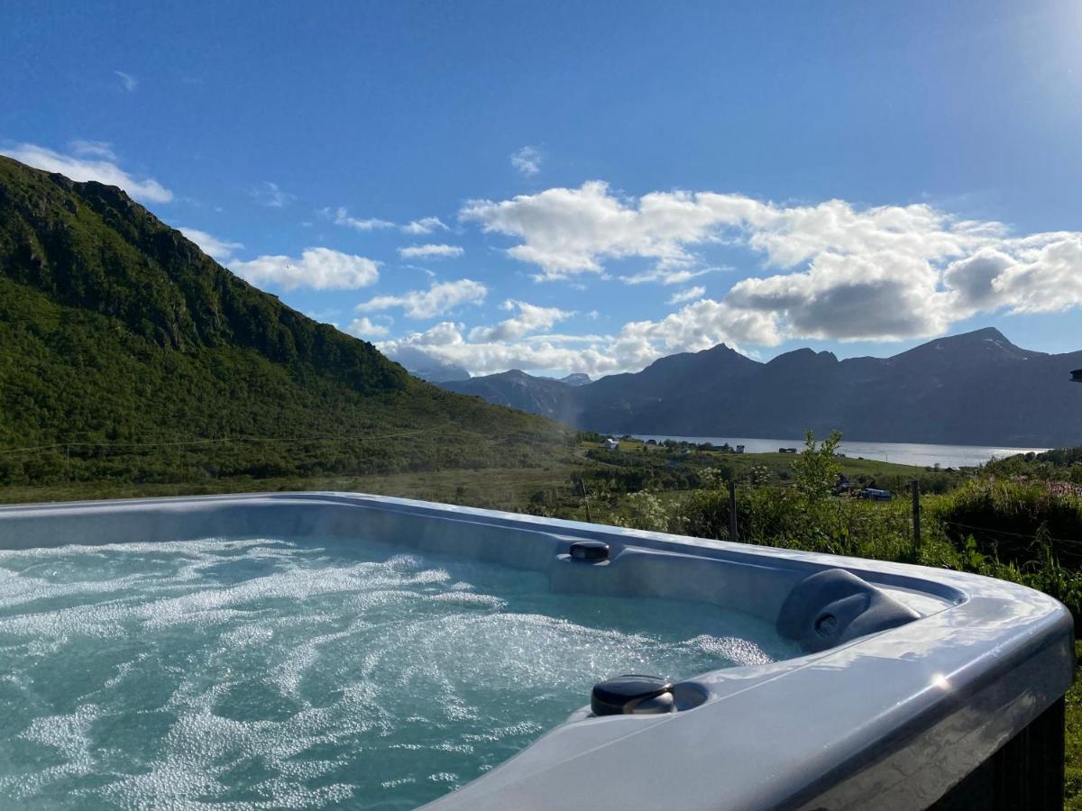 Villa Med Jacuzzi Og Nydelig Utsikt Gravdal  エクステリア 写真