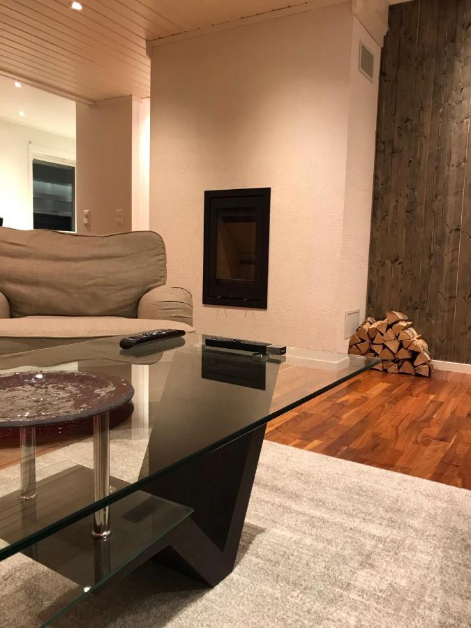 Villa Med Jacuzzi Og Nydelig Utsikt Gravdal  エクステリア 写真