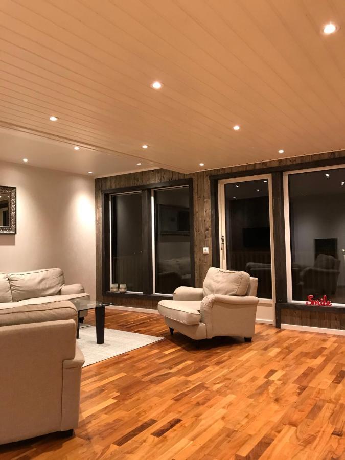 Villa Med Jacuzzi Og Nydelig Utsikt Gravdal  エクステリア 写真