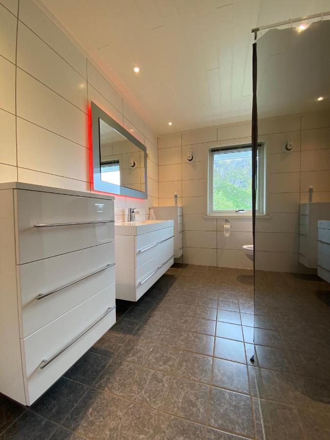 Villa Med Jacuzzi Og Nydelig Utsikt Gravdal  エクステリア 写真